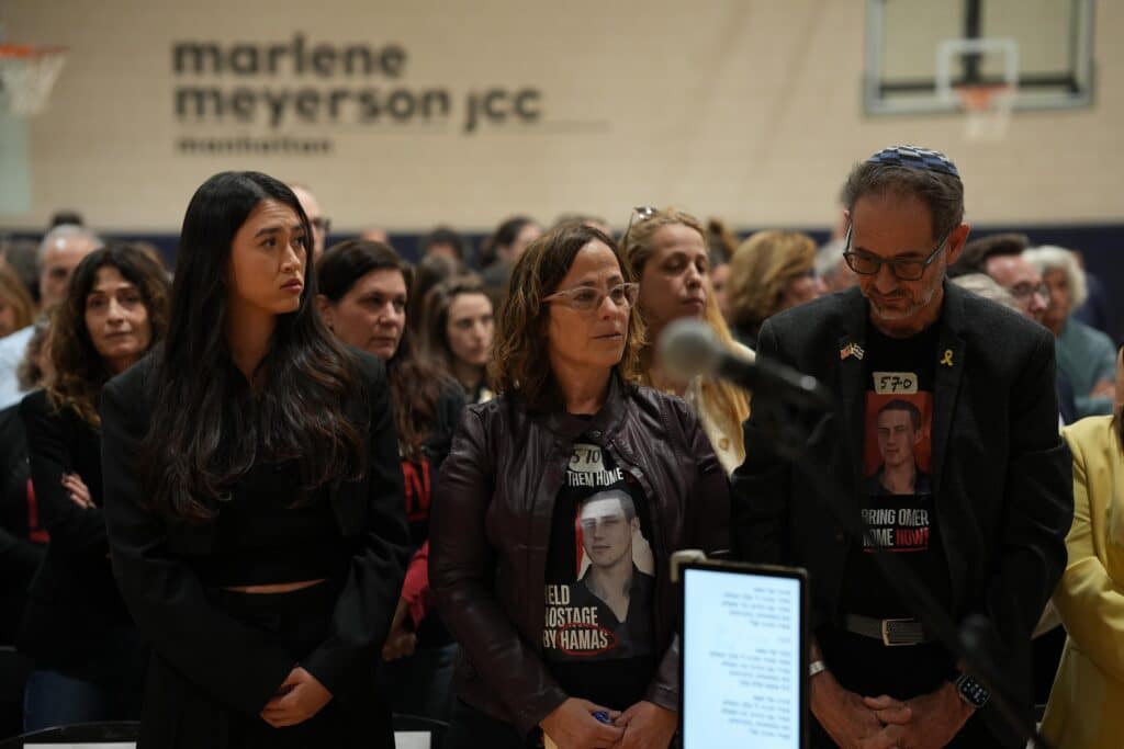 Hostage family members Noa Argamani and Orna and Ronen Neutra (Nitzan Haham and Benjamin Azoulay)