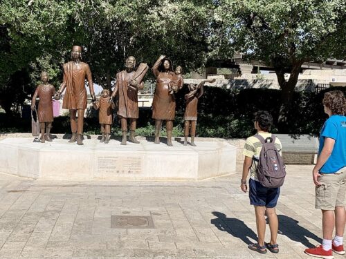 The first Jewish Departure and Expulsion Memorial from Arab Lands and Iran on the Sherover Promenade, Jerusalem in Israel. (Wikimedia Commons)