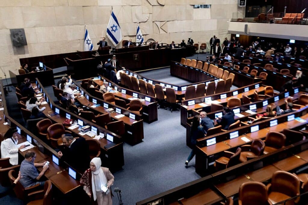 Israeli law makers vote as Israeli Knesset approves dissolution bill in preliminary reading on May 20, 2026 in Jerusalem